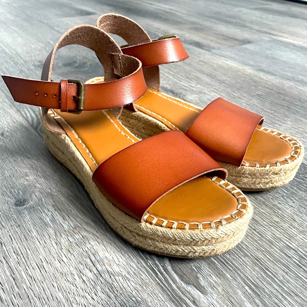 Classic Wedge Sandal